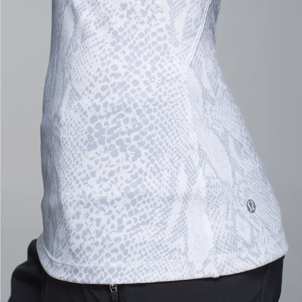 Lululemon Mesh With Me Tank Desert Snake White Silver Fox / White